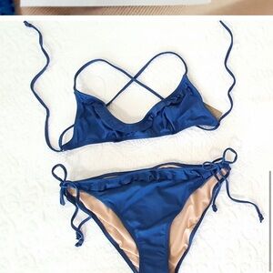🆕 J. Crew Bikini Top Fully Underlined with Ruffle Detail.